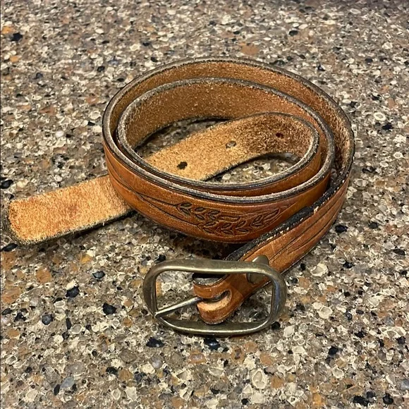 Vintage Tooled Leather Belt With Brass Neptune Meter Co. New York Buckle Size 34 Vintage Country Music Belt, Tooled Leather, Brass Buckle  main image 3